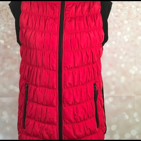 Calvin Klein Red Performance Puffer Vest - Picture 2 of 10